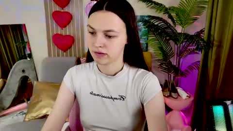 MaxinCarroll online show from 18, 6, 2026