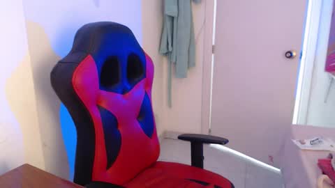 maxinesex_ online show from 24, 2, 2026