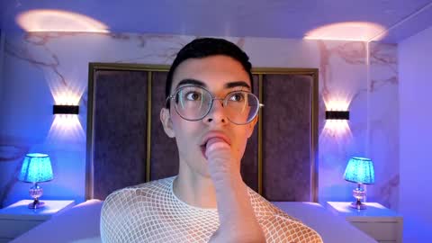 Maxi Rogers online show from 12, 12, 2024