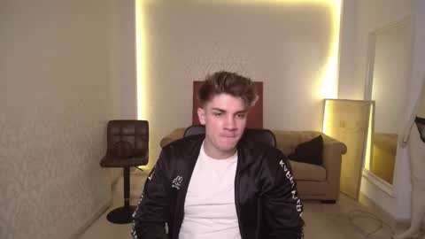 MaxKaiden online show from 4, 3, 2025