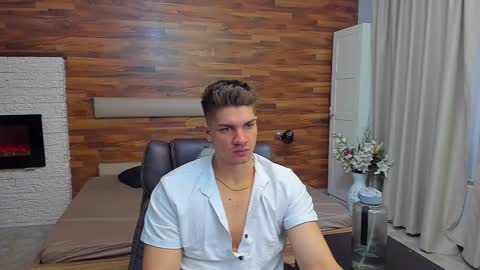 MaxKaiden online show from 10, 3, 2026