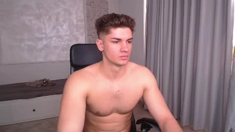 MaxKaiden online show from 6, 4, 2026