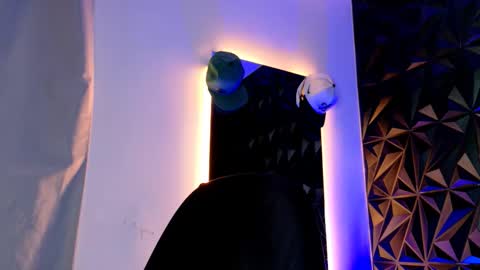 MAX online show from 23, 10, 2025