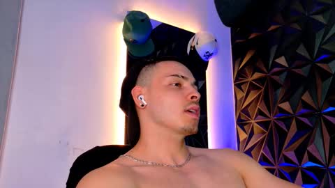 MAX online show from 29, 10, 2025