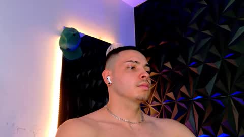 MAX online show from 5, 11, 2025