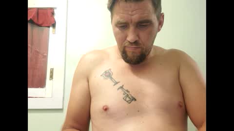 Snapshot of maxx916 chatting on 11, 9, 2025 Max online show from 11, 9, 2025