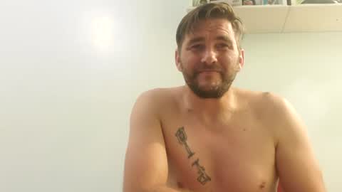 Snapshot of maxx916 chatting on 13, 10, 2025 Max online show from 13, 10, 2025