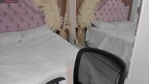 Maxine Minx online show from 17, 12, 2025