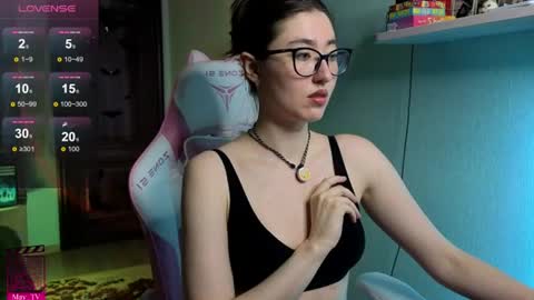 may_may_moon online show from 2, 7, 2026