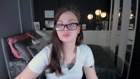 Snapshot of maya___muse chatting on 1, 3, 2026 Maya online show from 1, 3, 2026