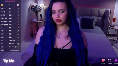 Maya Mils online show from 24, 11, 2025