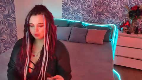 Maya Mils online show from 25, 5, 2026