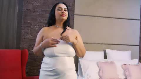 Snapshot of mayamusee chatting on 5, 2, 2026 Maya online show from 5, 2, 2026