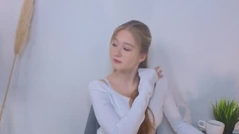 Snapshot of maybaybe chatting on 17, 10, 2025 Alice online show from 17, 10, 2025