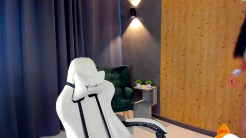 May online show from 10, 4, 2026