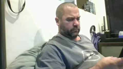 Dad bod 43 online show from 26, 3, 2026