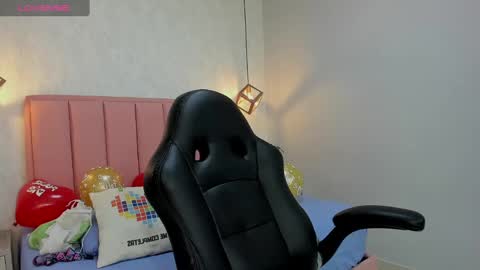 Snapshot of mayroberts chatting on 15, 2, 2025 MAY online show from 15, 2, 2025