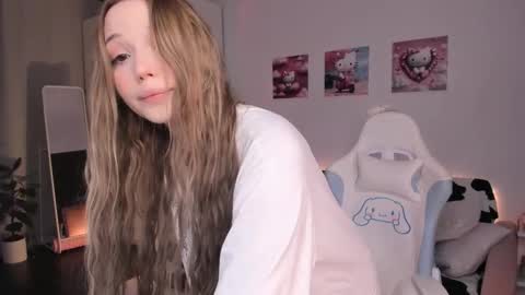 Snapshot of mayya_cuute chatting on 10, 2, 2025 Mila online show from 10, 2, 2025