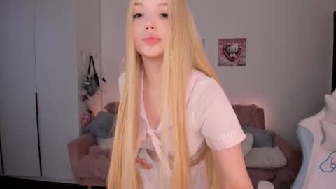 Snapshot of mayya_cuute chatting on 29, 9, 2025 Mila online show from 29, 9, 2025