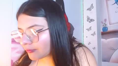 mackenna av online show from 5, 11, 2025