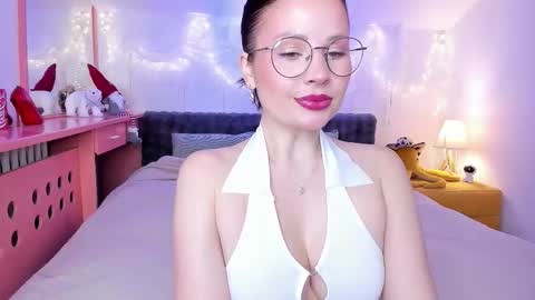 Snapshot of medea_allure chatting on 5, 2, 2026 MEDEA online show from 5, 2, 2026