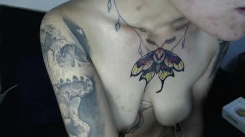 Megan and sophi online show from 13, 9, 2025