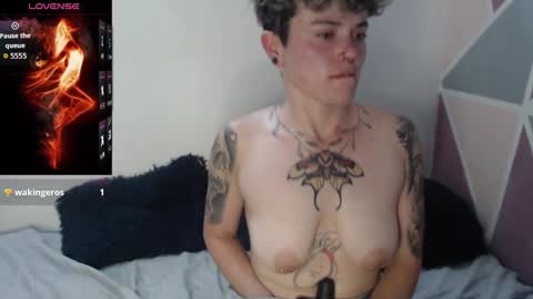 Megan and sophi online show from 26, 10, 2025