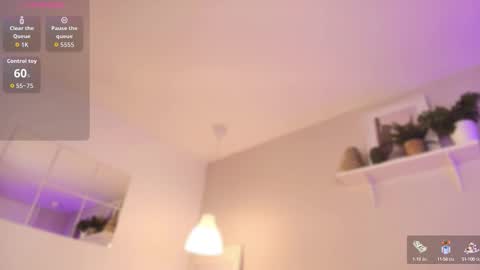 Snapshot of megan_dh chatting on 8, 10, 2025 Megan online show from 8, 10, 2025