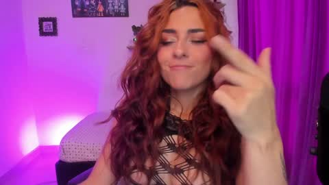 Snapshot of megan_ricci chatting on 5, 2, 2025                 Laura                 online show from 5, 2, 2025