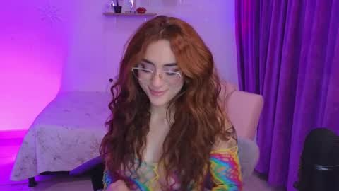 Snapshot of megan_ricci chatting on 4, 3, 2025                 Laura                 online show from 4, 3, 2025