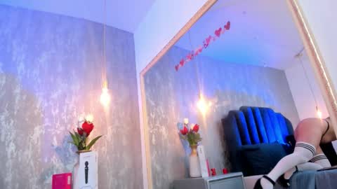 Isis ariany  online show from 13, 11, 2025