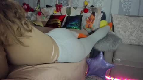 Nicki--------- Welcome to my Room online show from 27, 2, 2025