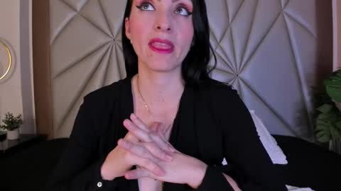 Megan Hofman online show from 29, 11, 2025