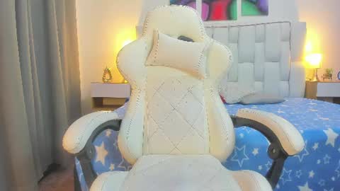 Snapshot of meganqueen2 chatting on 18, 6, 2026 Megan Queen online show from 18, 6, 2026