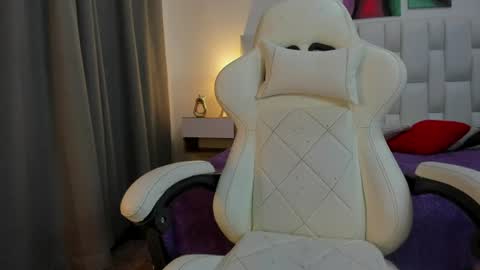 Snapshot of meganqueen2 chatting on 15, 7, 2026 Megan Queen online show from 15, 7, 2026