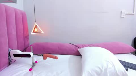 Megan  online show from 16, 9, 2025