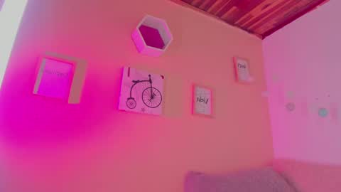 Meggan online show from 28, 2, 2025