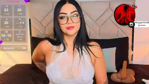 Snapshot of megganswift_ chatting on 23, 6, 2026 Megan 3 online show from 23, 6, 2026