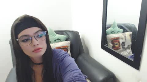 Snapshot of meghan_cherrys chatting on 12, 2, 2025 meghan online show from 12, 2, 2025