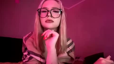 Snapshot of megtabbaa chatting on 20, 6, 2026 Sophie online show from 20, 6, 2026