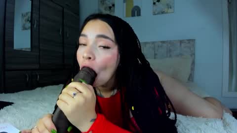 IG soymeily oficial  online show from 18, 11, 2025