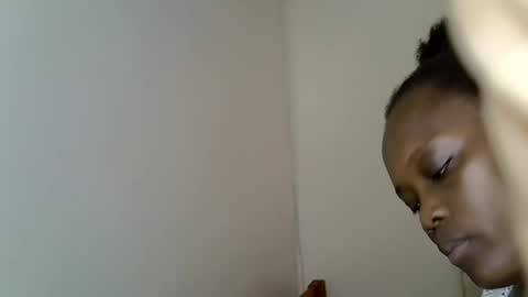 Snapshot of mel_shee chatting on 2, 11, 2025 mel online show from 2, 11, 2025