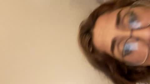 Snapshot of melani_babi chatting on 20, 11, 2025 melani_babi online show from 20, 11, 2025