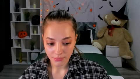 MelanieAlves online show from 13, 10, 2025