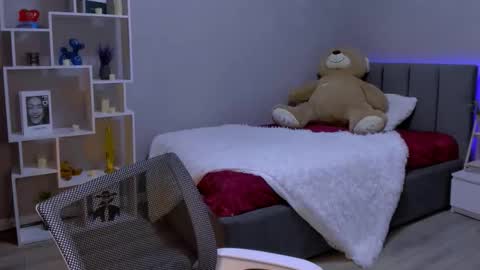 MelanieAlves online show from 21, 11, 2025