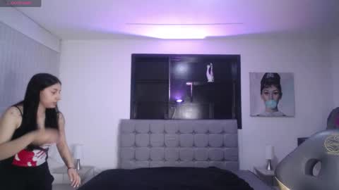 melanny_petite online show from 4, 6, 2026