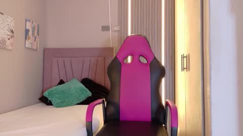 meli_peach online show from 26, 11, 2025