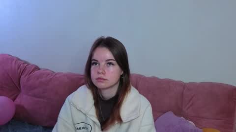 Snapshot of meliamaheia chatting on 31, 10, 2025 Erica online show from 31, 10, 2025