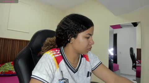 M E L I N A  online show from 22, 12, 2025