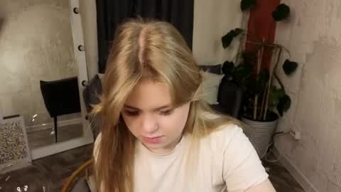 Sophia online show from 9, 4, 2026